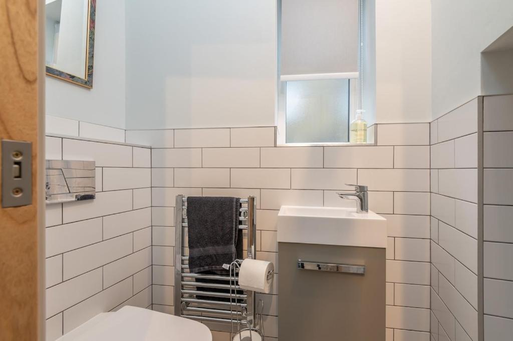Дом отдыха Sleeps 6 4 Bedrooms 2 Minute Walk To The Square Hosted Happy Valley Cast Хебден-Бридж