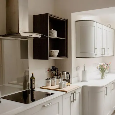 Sleeps 6 4 Bedrooms 2 Minute Walk To The Square Hosted Happy Valley Cast Hebden Bridge Exterior photo