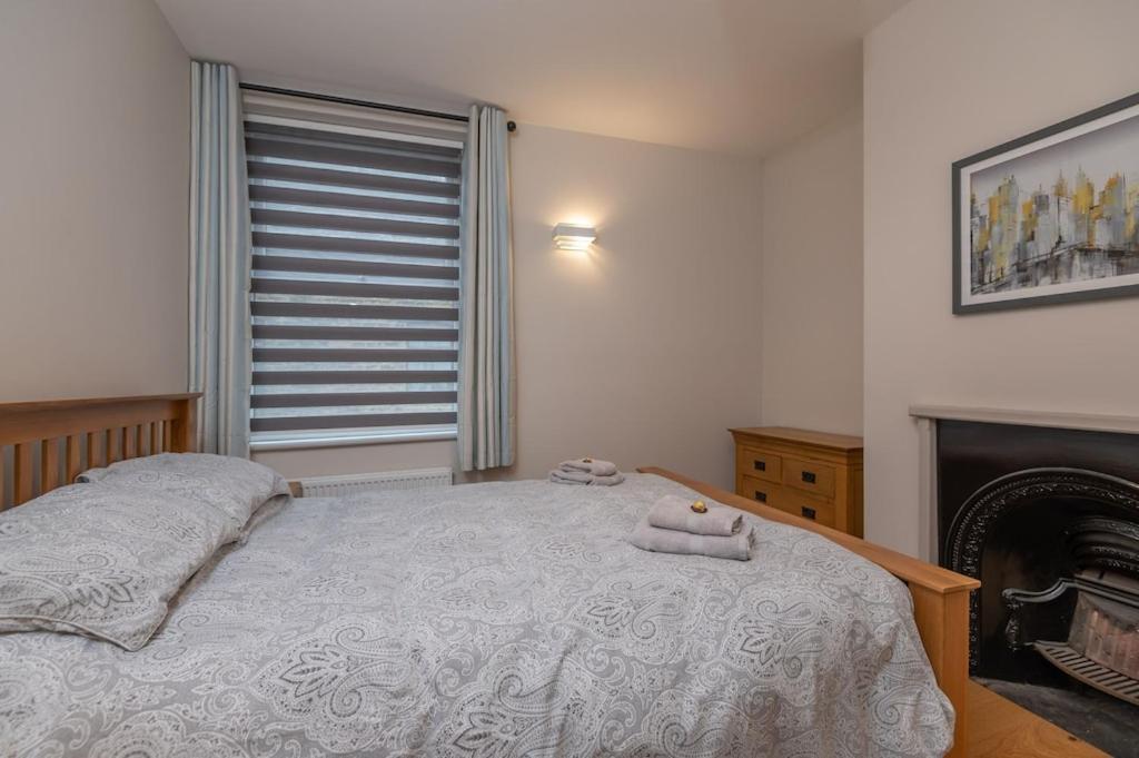 Sleeps 6 4 Bedrooms 2 Minute Walk To The Square Hosted Happy Valley Cast Holiday home Hebden Bridge