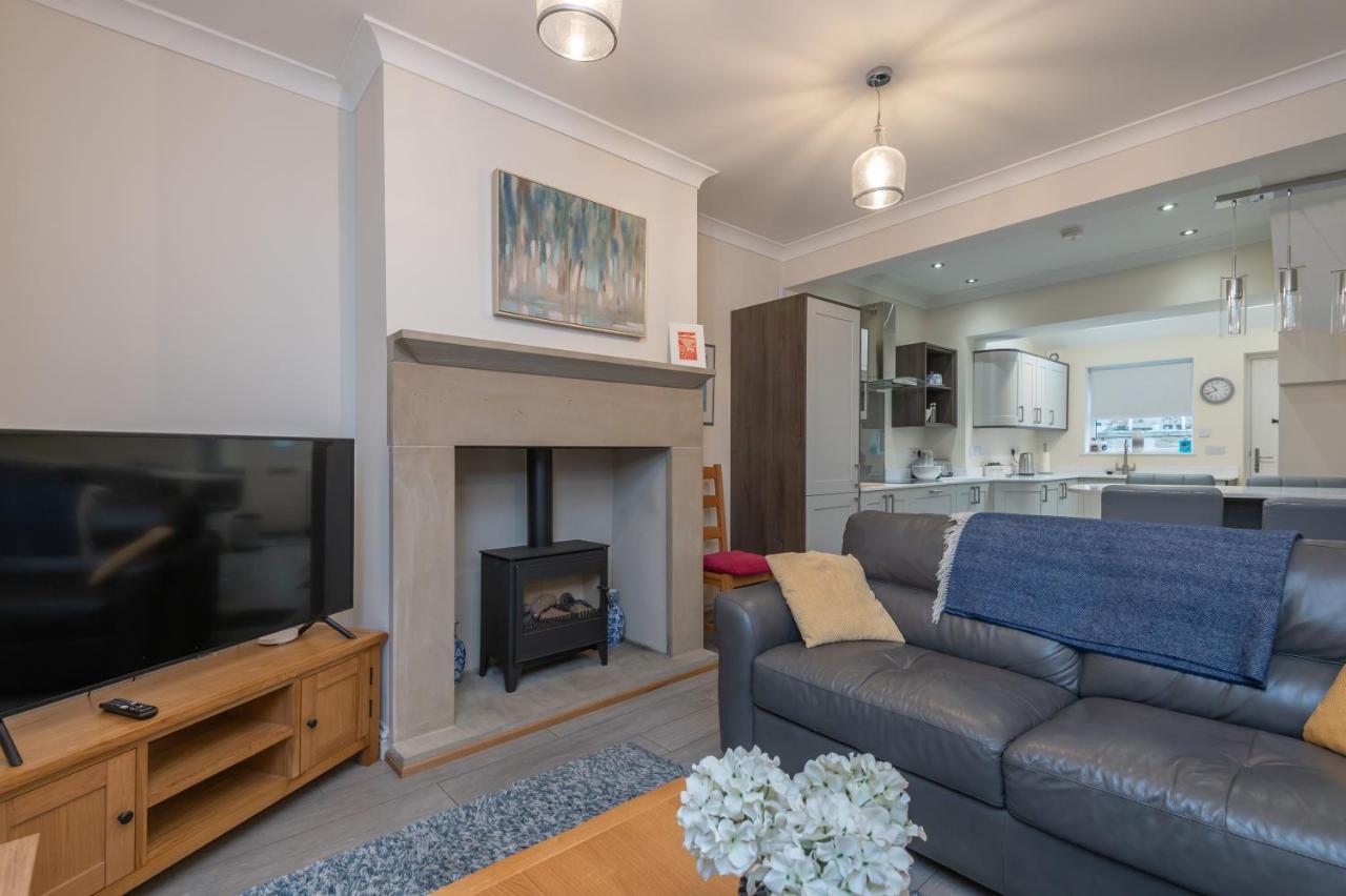 Holiday home Sleeps 6 4 Bedrooms 2 Minute Walk To The Square Hosted Happy Valley Cast Hebden Bridge